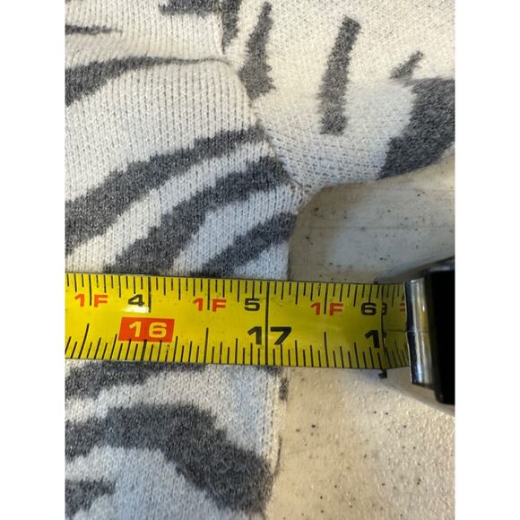 BY ANTHROPOLOGIE S Lizzie Zebra Striped Sweater Grey White LS Mock Neck E8 - Picture 5 of 6